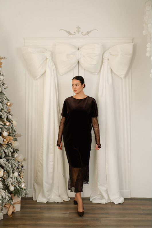 Платье из бархатного материала 